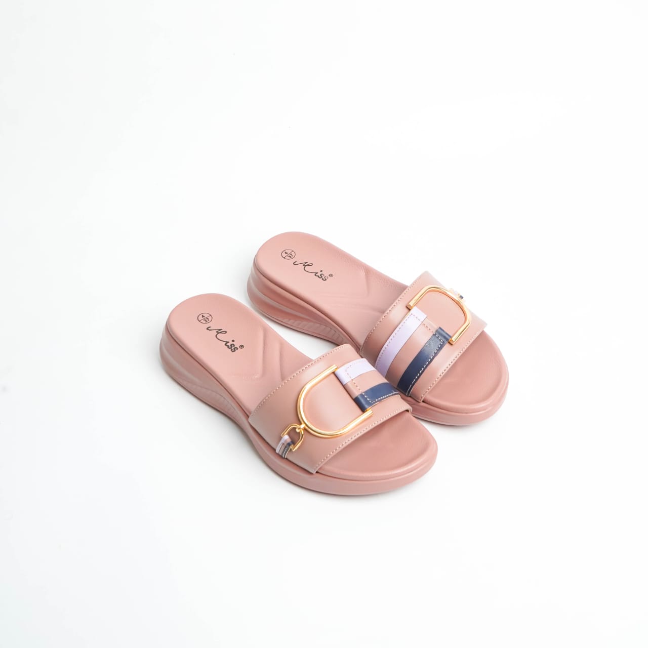 Chic Buckle Blush