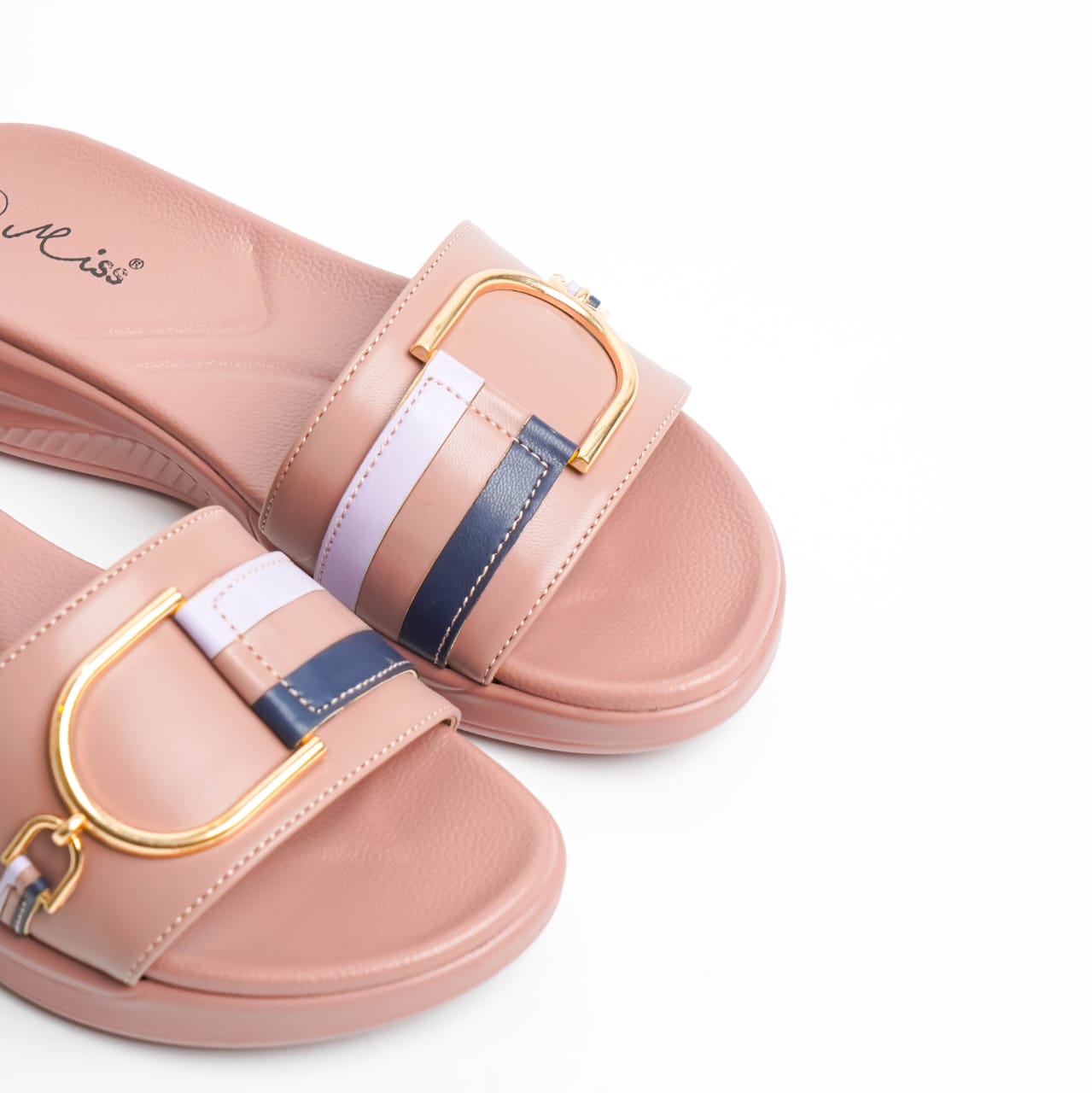 Chic Buckle Blush