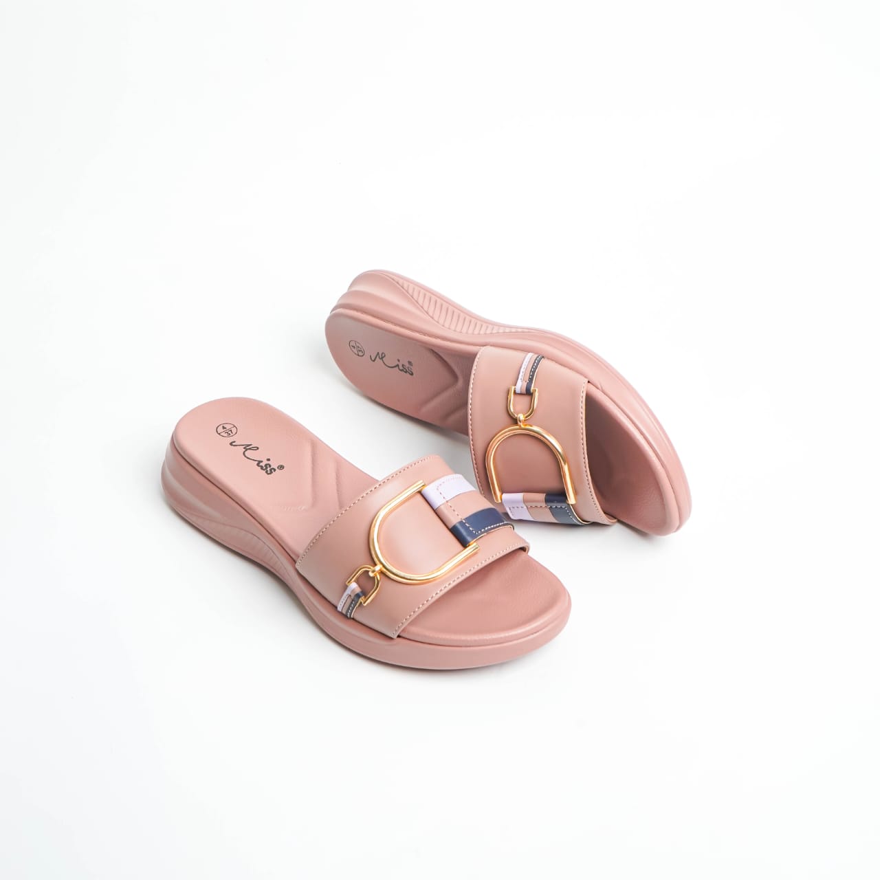 Chic Buckle Blush
