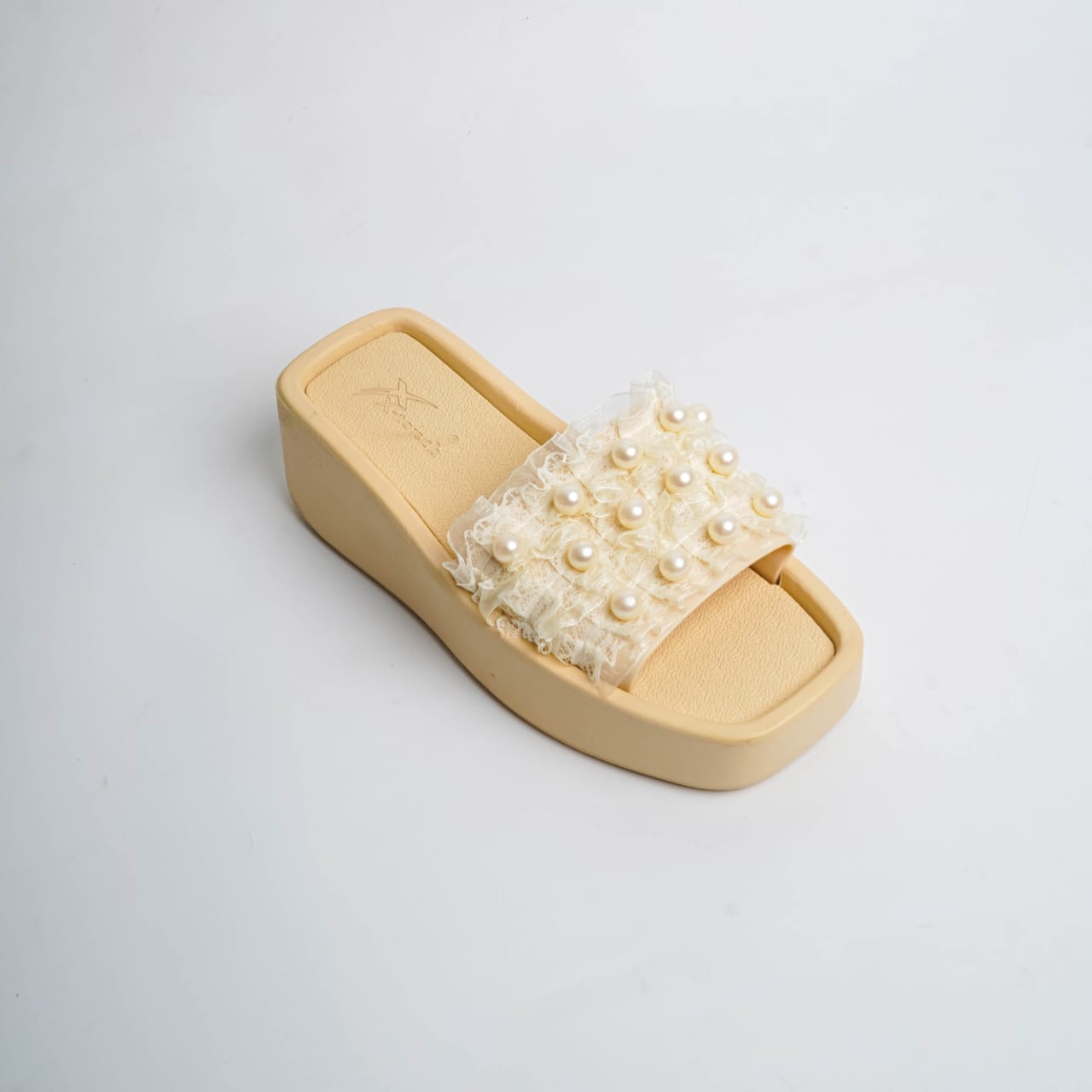 Pearl Charm Beige