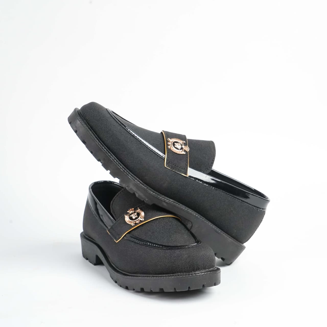 Crown Crest Loafers – Black