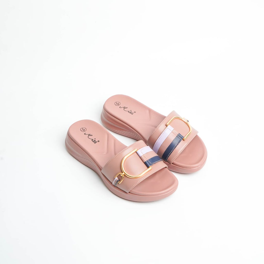 Chic Buckle Blush
